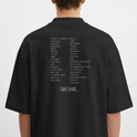 Camiseta com estampa frontal de "God Bless America, Brazil, 2020" e estampa traseira de lista de países em colunas sob a palavra "BRASIL" centralizada.