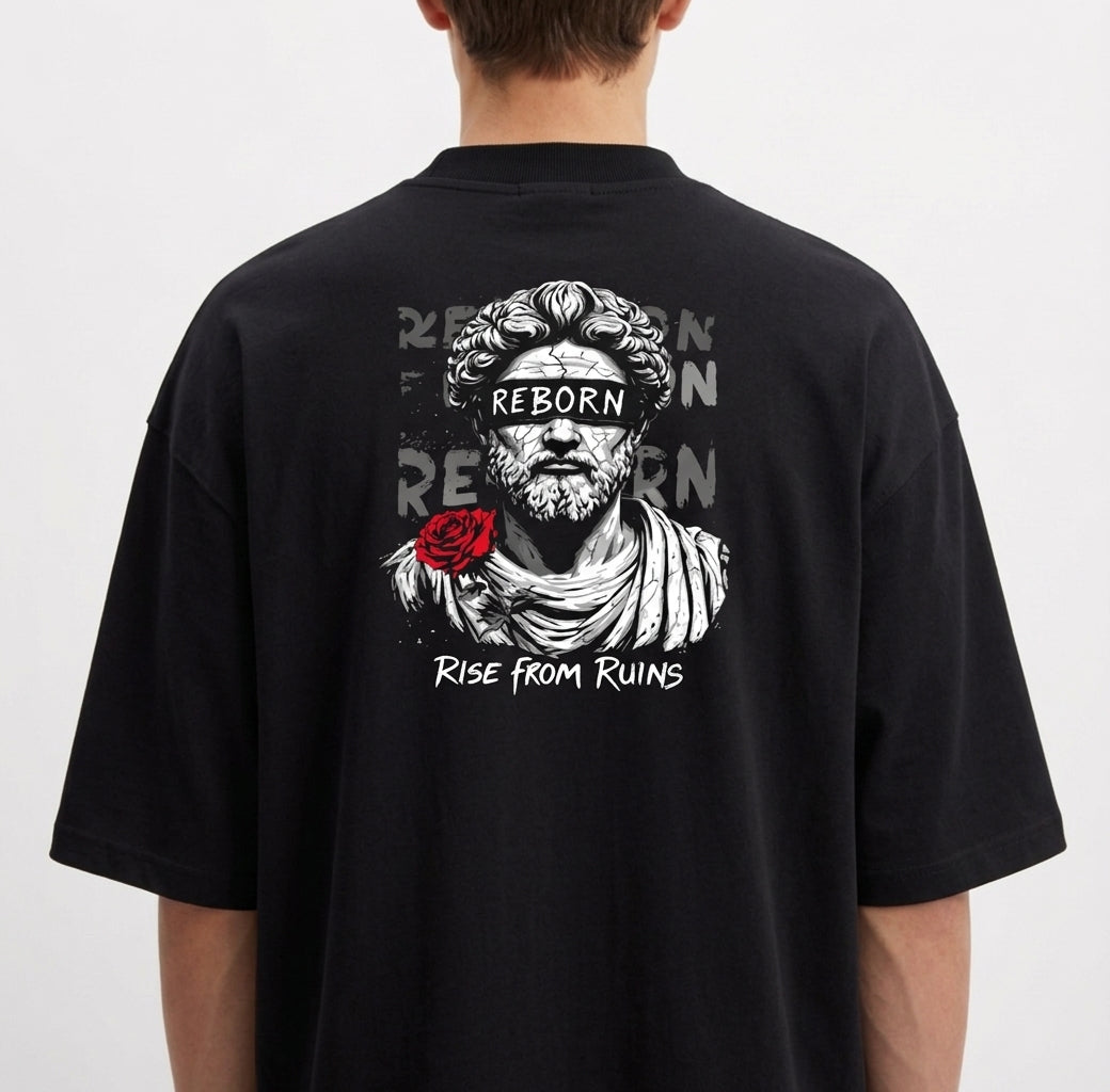 Camiseta com estampa frontal do texto "LUNOVA" entre linhas gráficas e estampa traseira de busto clássico com rosa vermelha e texto "REBORN" em destaque.