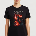 Camiseta com estampa frontal de um guerreiro em pose poderosa rodeado por raios e energia luminosa, com o nome "RAIDEN" acima da imagem.