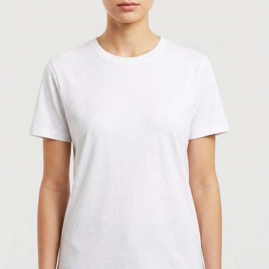 Camiseta sem estampa frontal e sem estampa traseira.
