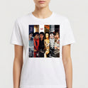Camiseta com estampa frontal de colagem de imagens retratando várias fases de um artista, com álbuns icônicos e poses distintas em sequência.