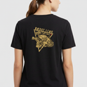 Camiseta com estampa frontal de caveira com visor em triângulo e estampa traseira de caveira tática com dispositivos, triângulo e texto "Ghost Lens Tactical".