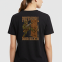 Camiseta com estampa frontal de porta entreaberta com textos e estampa traseira de soldado armado chutando uma porta, cercado por texto "Professional Door Kicker".