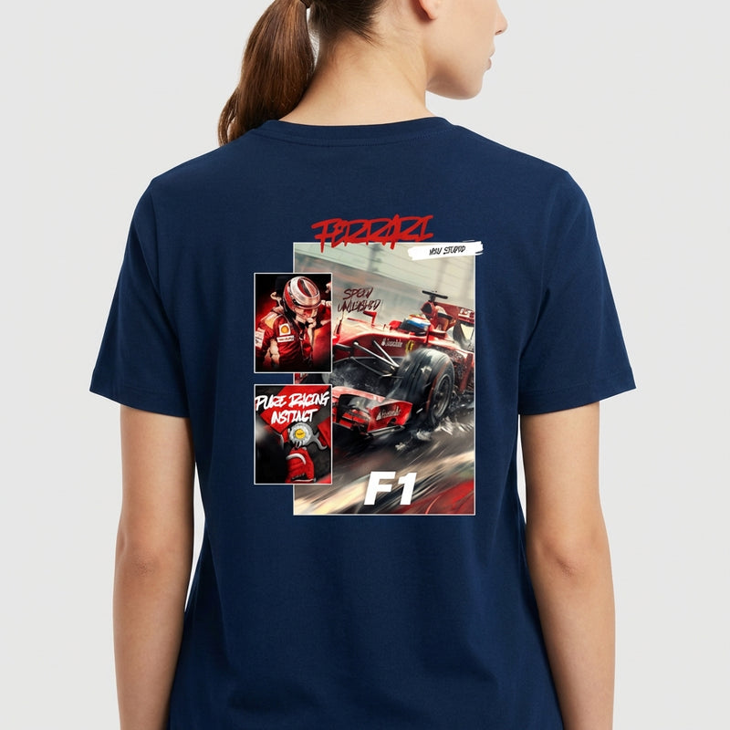 Camiseta com estampa frontal de carro de corrida em ação, piloto destacado em dois quadros laterais com textos estilizados e logotipo F1 abaixo.