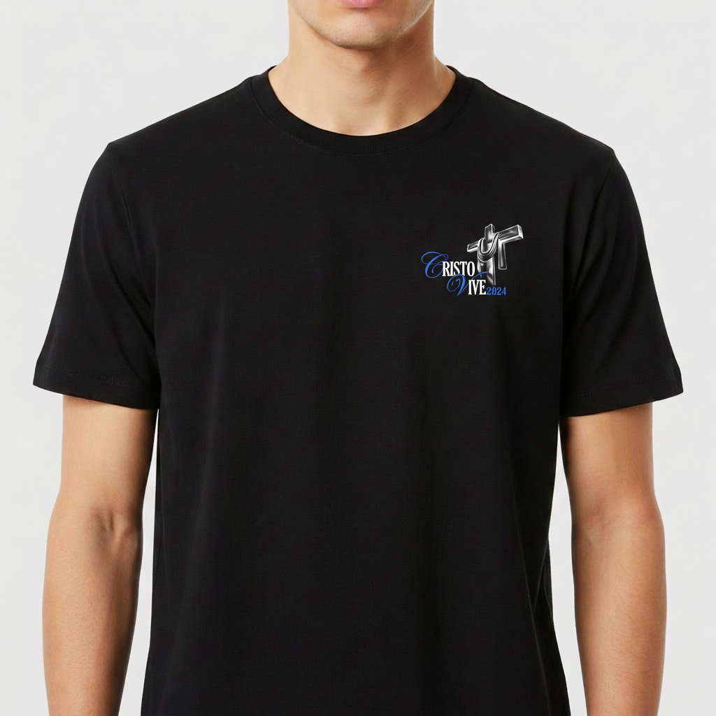 Camiseta com estampa frontal de slogan estilizado com o desenho de uma cruz e estampa traseira de rosto com coroa de espinhos e letras grandes.