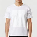 Camiseta sem estampa frontal e sem estampa traseira.