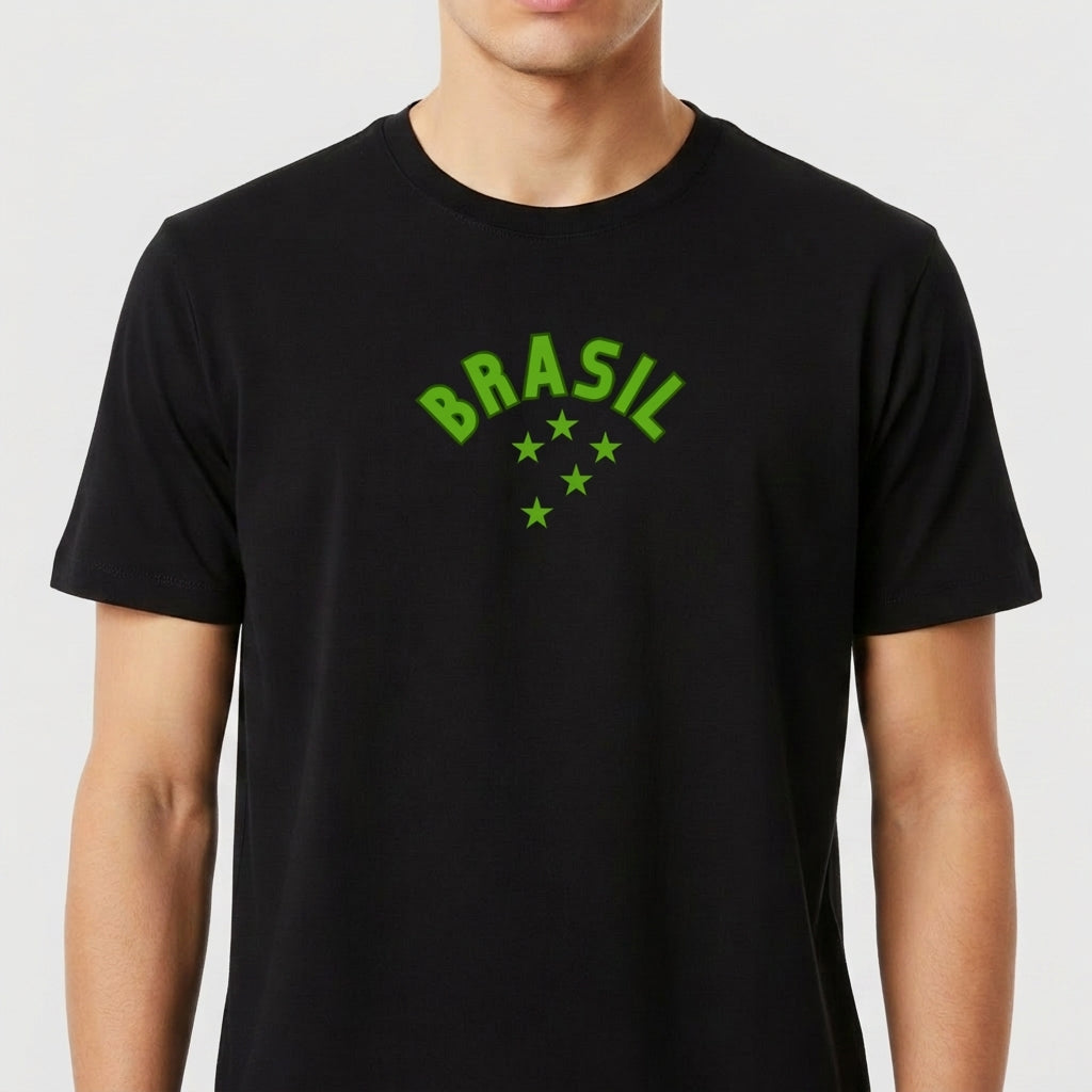 Camiseta com estampa frontal de texto "BRASIL" arqueado sobre cinco estrelas e estampa traseira do número "10" centralizado abaixo de um pequeno ícone.