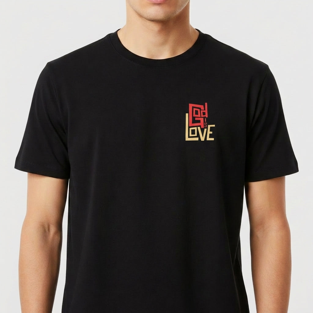 Camiseta com estampa frontal de texto estilizado "God is Love" em linha minimalista e estampa traseira ampliada, realçando o design geométrico do texto.