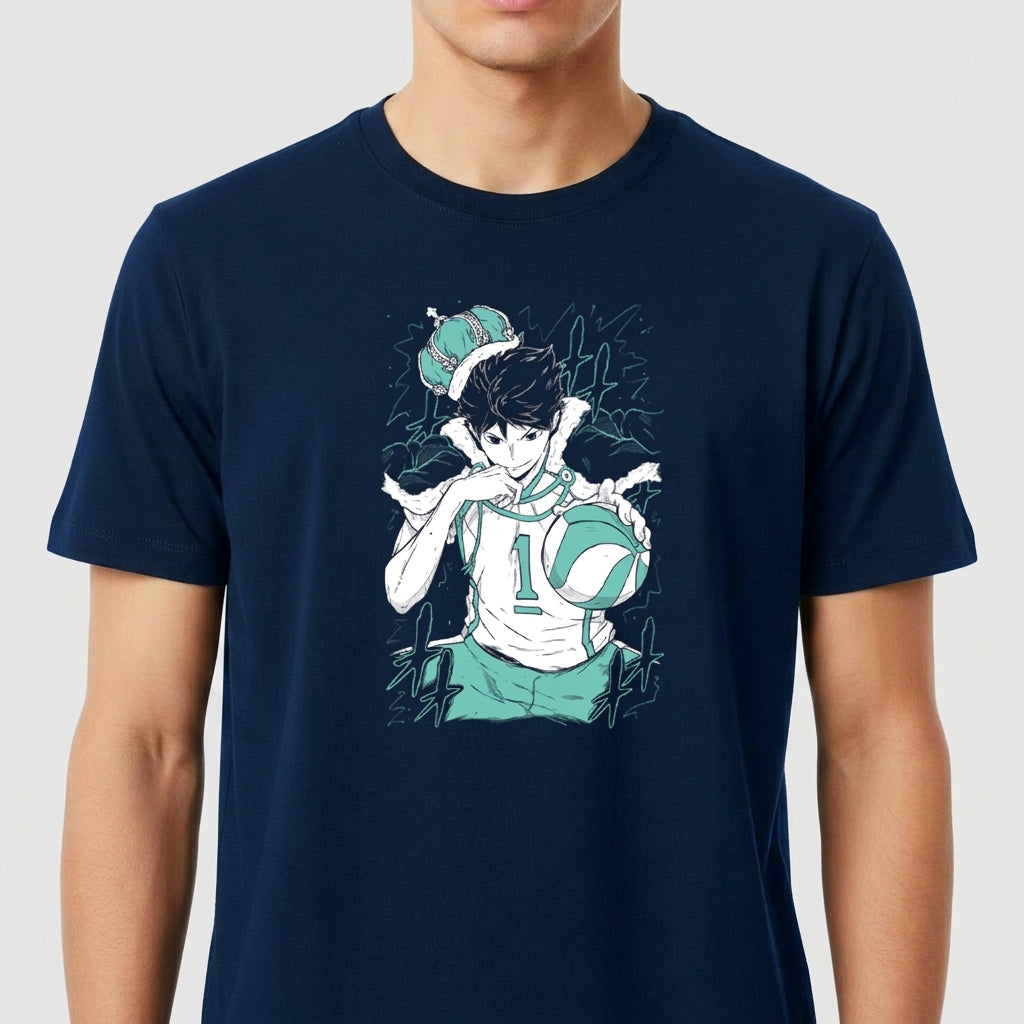 Camiseta com estampa frontal de jogador de vôlei segurando bola, com expressão concentrada, usando uniforme esportivo e uma coroa estilizada na cabeça.