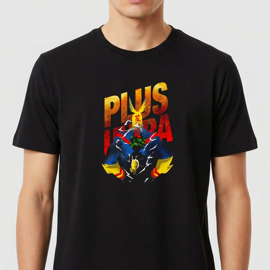Camiseta com estampa frontal de um herói com cabelos dourados, capa azul e detalhes vermelhos, fundo com a frase "PLUS ULTRA" em letras estilizadas.