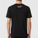 Camiseta com estampa frontal de emblema "10 Resenha", apresentando elementos circulares e estrelas, e estampa traseira de logotipo com a palavra "Resenha".
